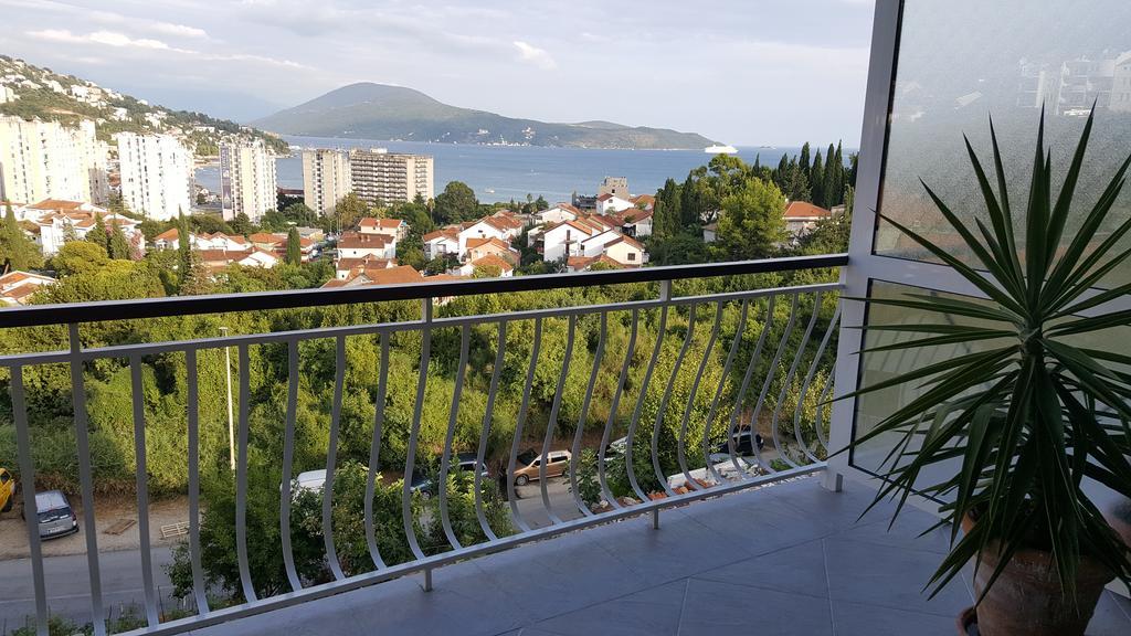 Apartments La Dolce Vita Herceg Novi Esterno foto