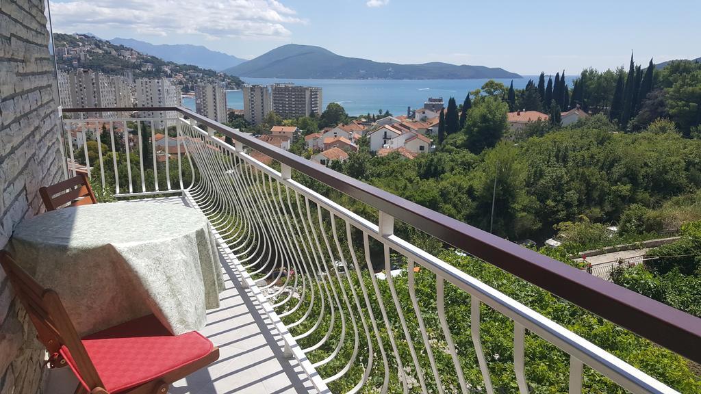 Apartments La Dolce Vita Herceg Novi Esterno foto