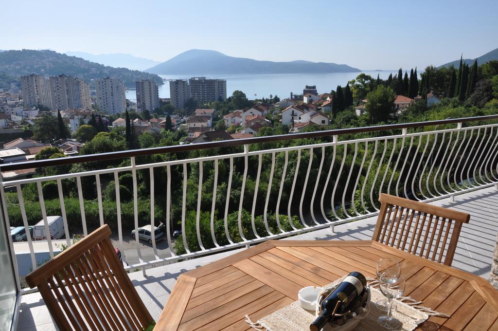 Apartments La Dolce Vita Herceg Novi Esterno foto