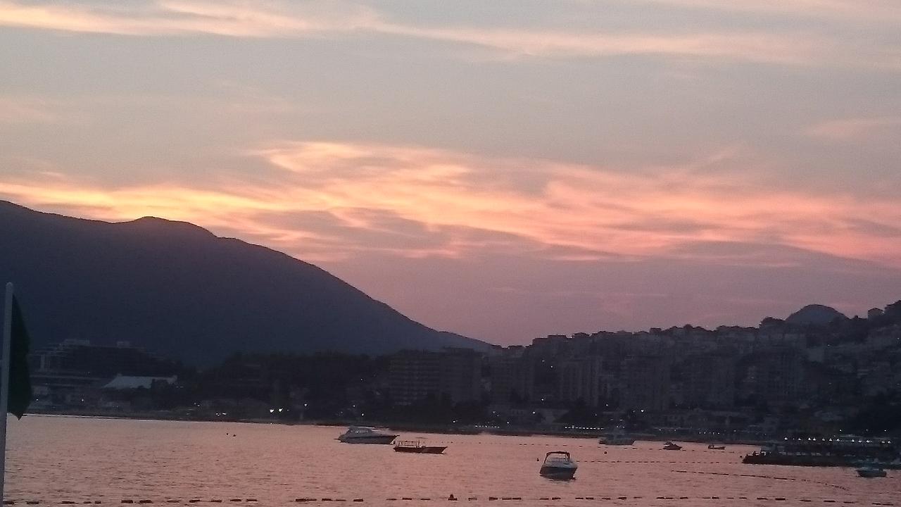 Apartments La Dolce Vita Herceg Novi Esterno foto