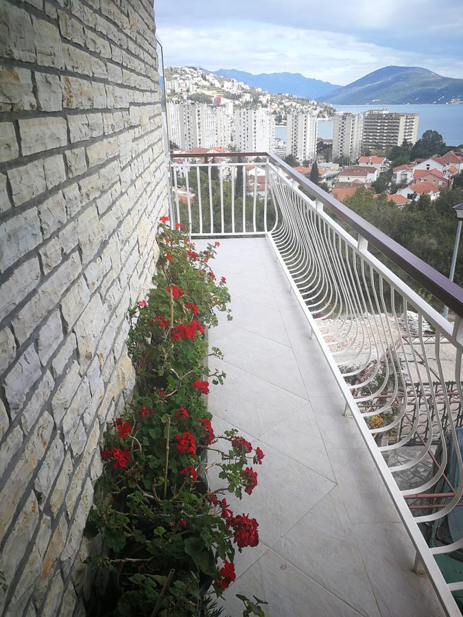Apartments La Dolce Vita Herceg Novi Esterno foto